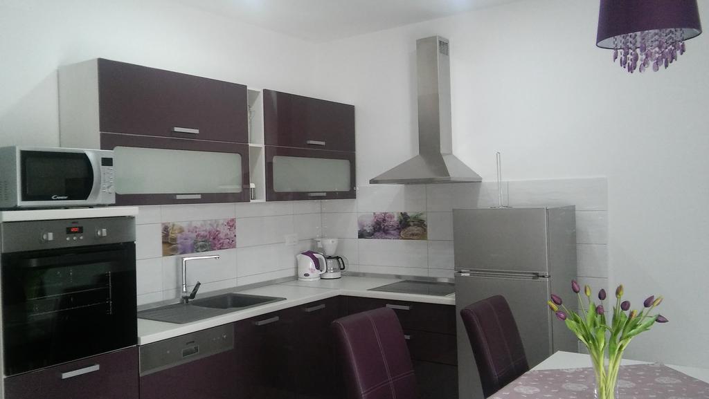 Apartment Vedran Kastela Bagian luar foto