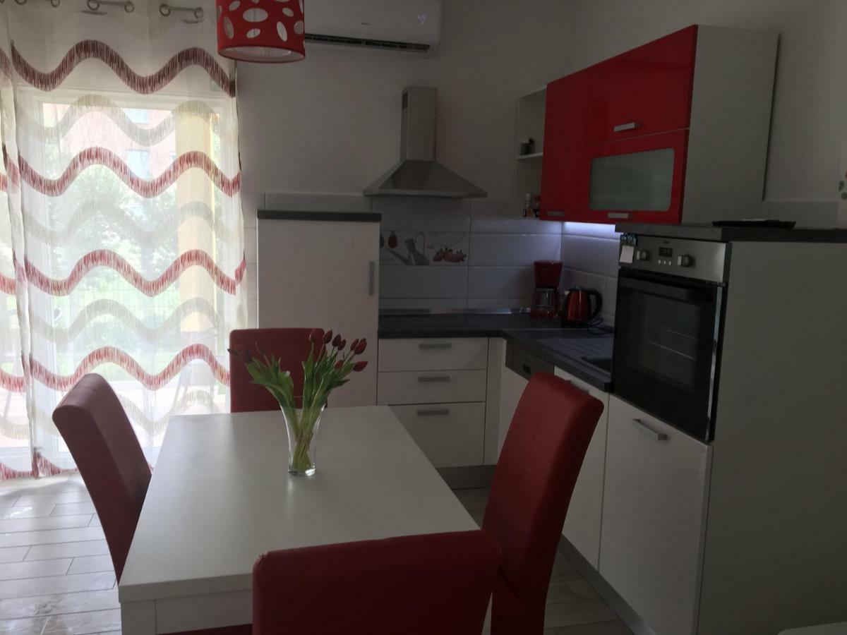 Apartment Vedran Kastela Bagian luar foto