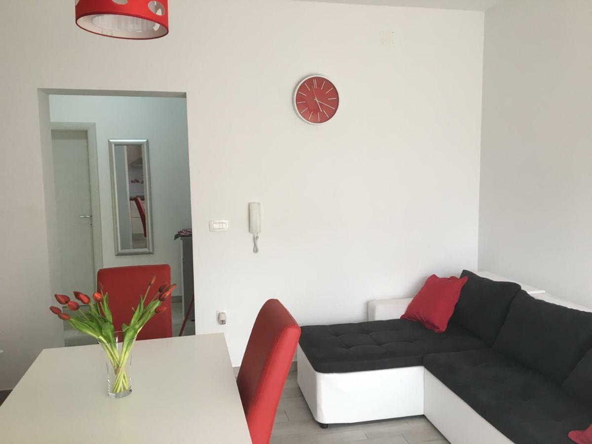 Apartment Vedran Kastela Bagian luar foto